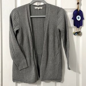 Cute Comfy Gray Cardigan Size Small 🤍